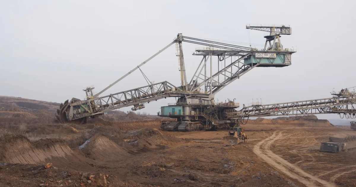 سر الكالكوبيريت: كيف يمهد معدن منسي الطريق لمستقبل الطاقة النظيفة والمستدامة