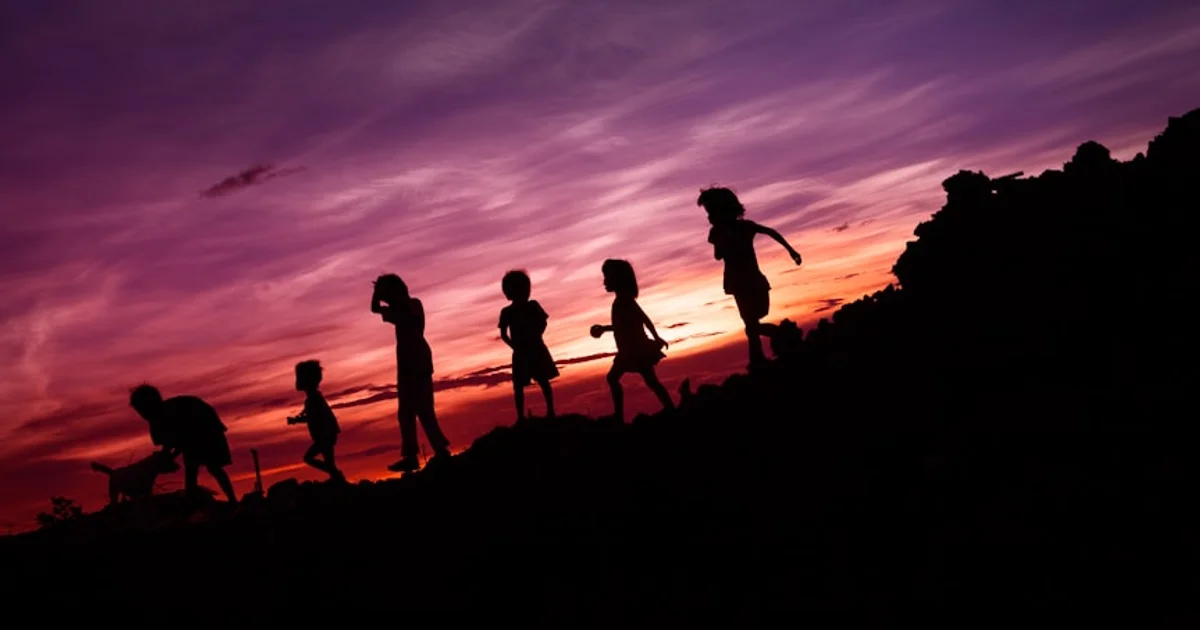 كيف تشكل الضغوط الاجتماعية هويتنا الجندرية منذ سنوات الطفولة المبكرة