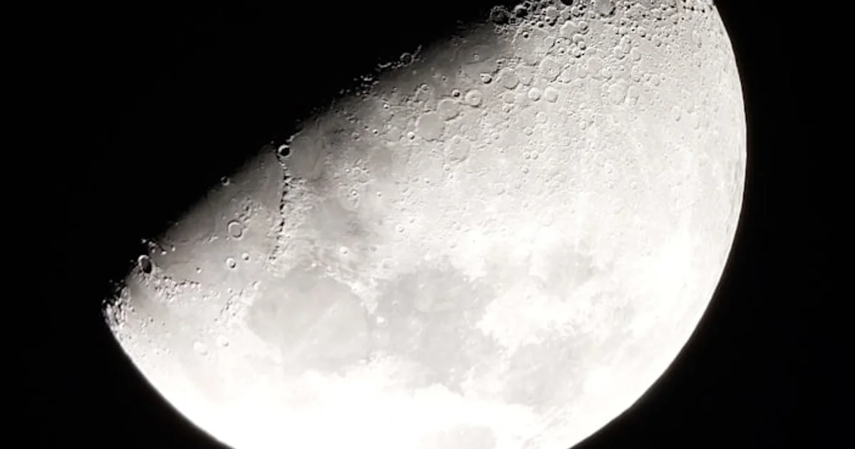 لماذا توقفت رحلات البشر إلى القمر لأكثر من خمسة عقود كاملة؟