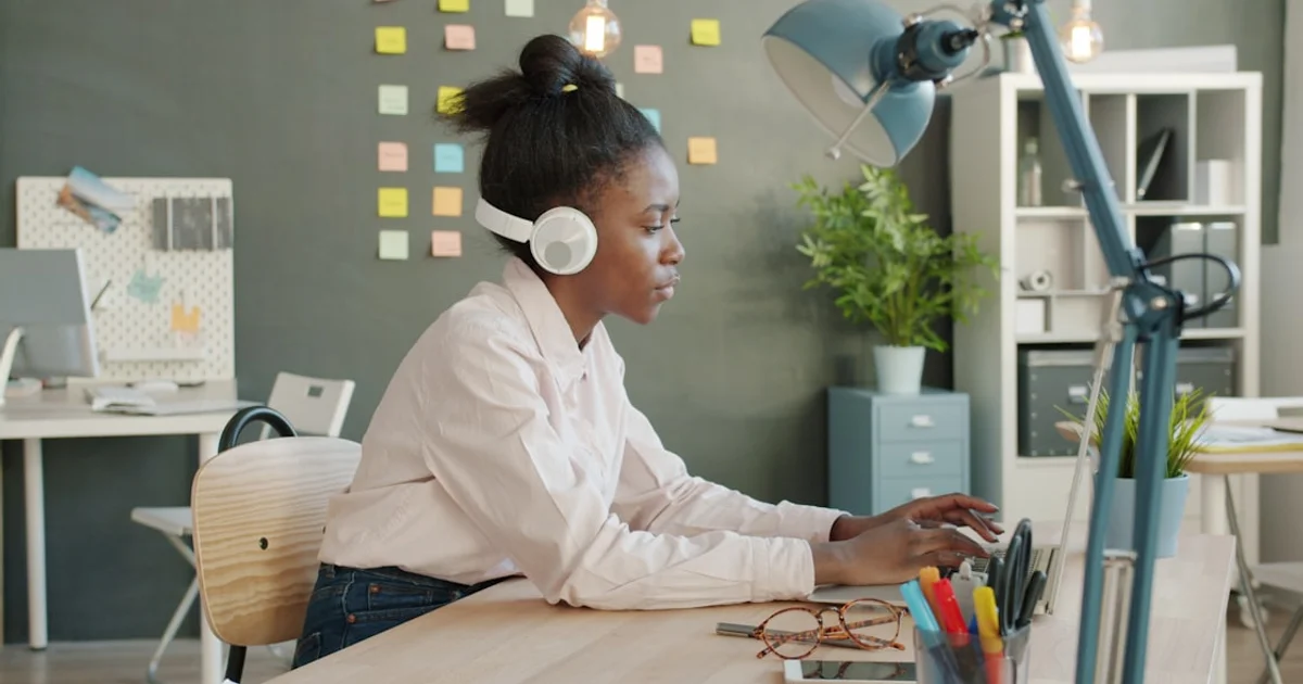 سر الإنتاجية المتقلبة: لماذا ننجز الكثير في أيام معينة ونخفق في أخرى؟