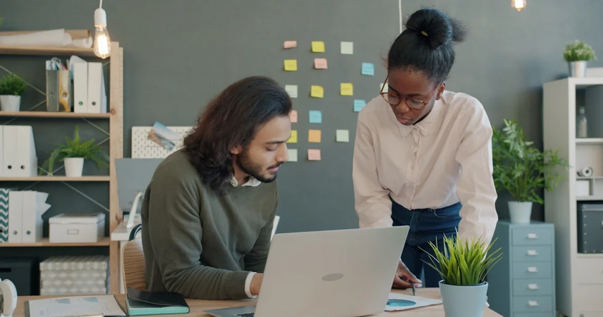 هل تغيرت نظرتنا للعمل حقاً بعد الأزمات الاقتصادية العالمية الكبرى؟